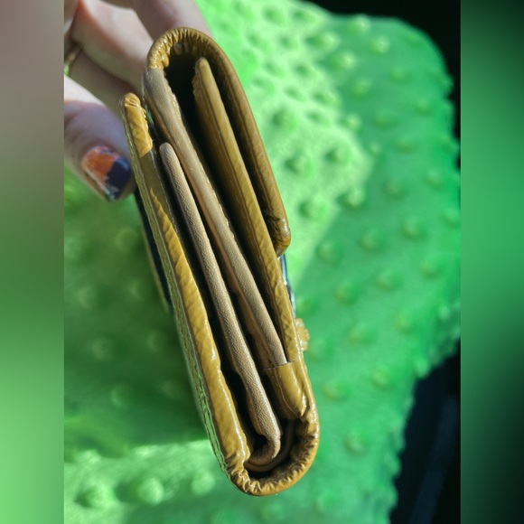 Vintage COACH women’s compact bifold wallet - Picture 2 of 9